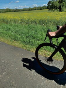 circuits sur petits routes goudronnés et sentiers en plein nature